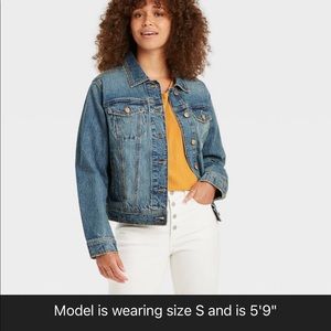 Universal Thread Women’s Denim Jean Jacket- worn once!